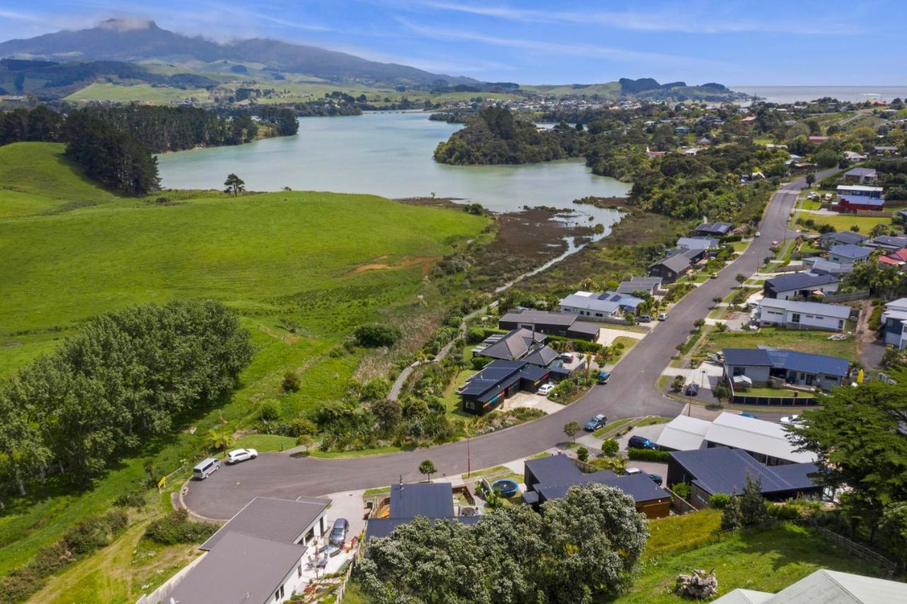 R And R At Robertson - Raglan Holiday Home Exterior foto